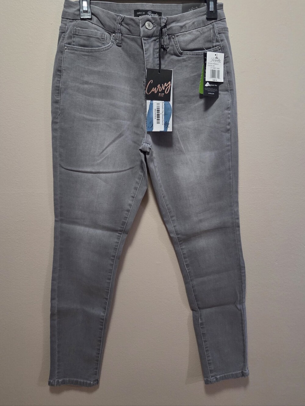 Curvy Fit Skinny Jeans in Gray